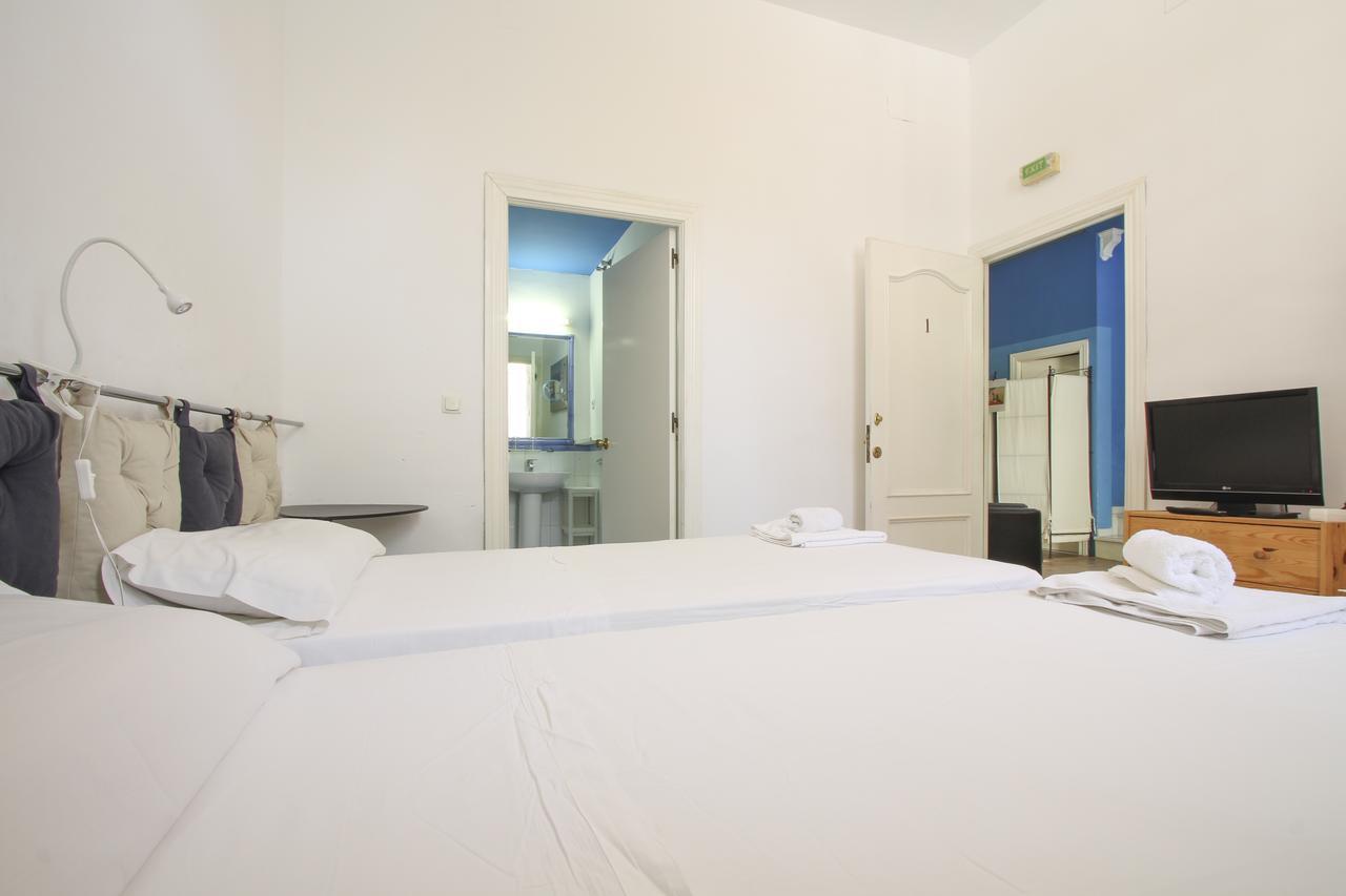 Hostal Las Acacias Малага Екстер'єр фото