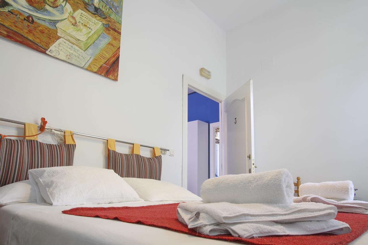 Hostal Las Acacias Малага Екстер'єр фото