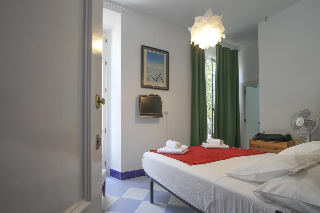 Hostal Las Acacias Малага Екстер'єр фото
